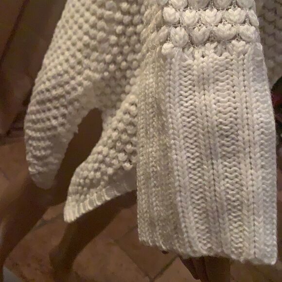 Pullover Sweater - Picture 4 of 10